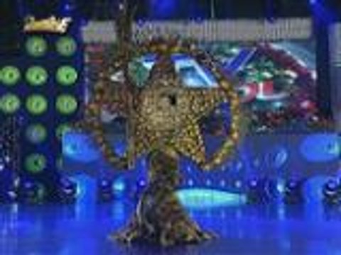 Ang eco friendly na TV Parol na gawa sa kawayan at niyog