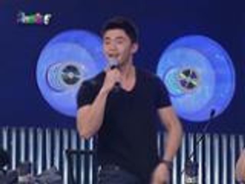 Sizzling hot hurado Arron Villaflor nag sample ng sayaw at kanta