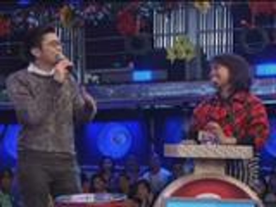 It's Showtime hosts namangha sa Korean song ng madlang contestant