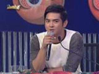 Neil Coleta, kinantahan ang mga malalamig ang pasko