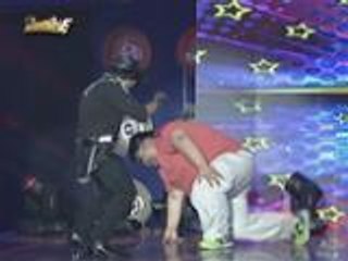 Dumbo hinamon si Kalokalike Lito Lapid