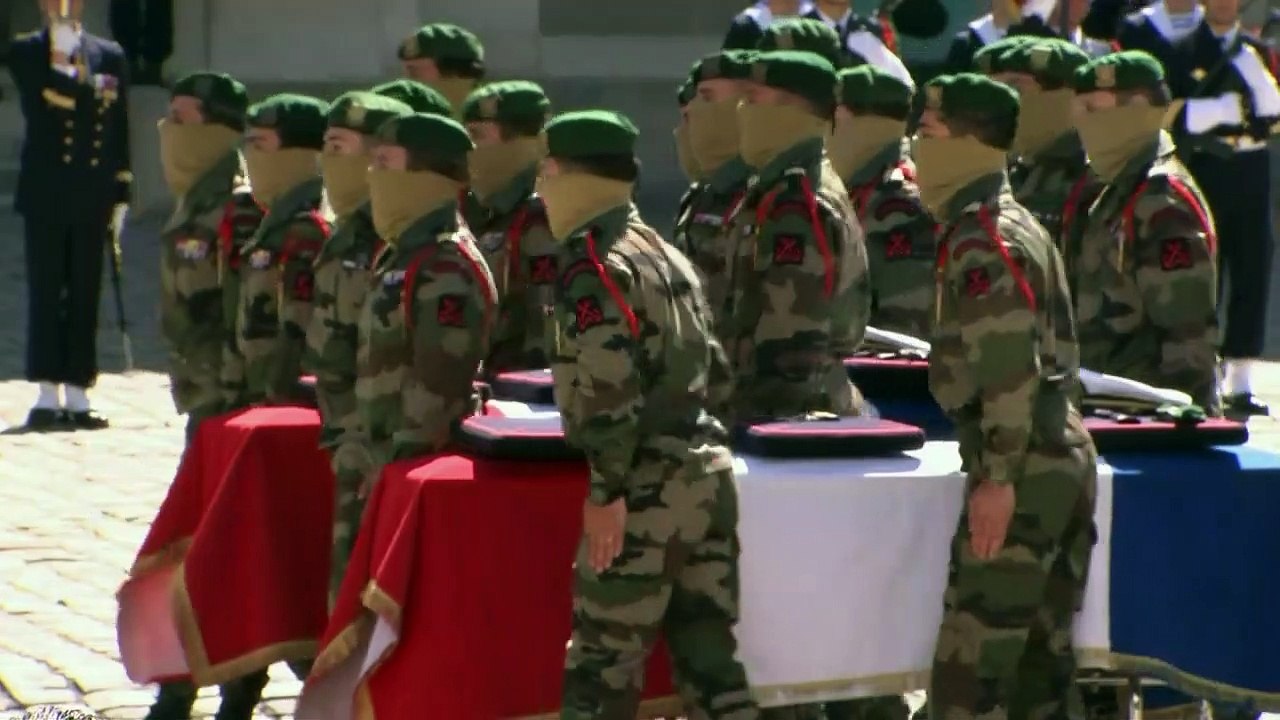 Hommage national aux deux militaires français tombés "en héros"
