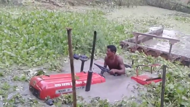 Machines at Work _ Overloaded Truck