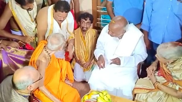 ಉಡುಪಿ ಕೃಷ್ಣ ಮಠಕ್ಕೆ ಭೇಟಿ ನೀಡಿದ ಎಚ್ ಡಿ ದೇವೇಗೌಡ ದಂಪತಿ