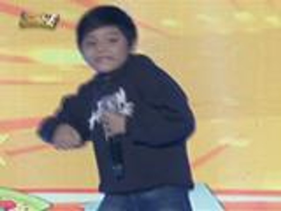 Mini Me ni Daniel Padilla humataw sa It's Showtime