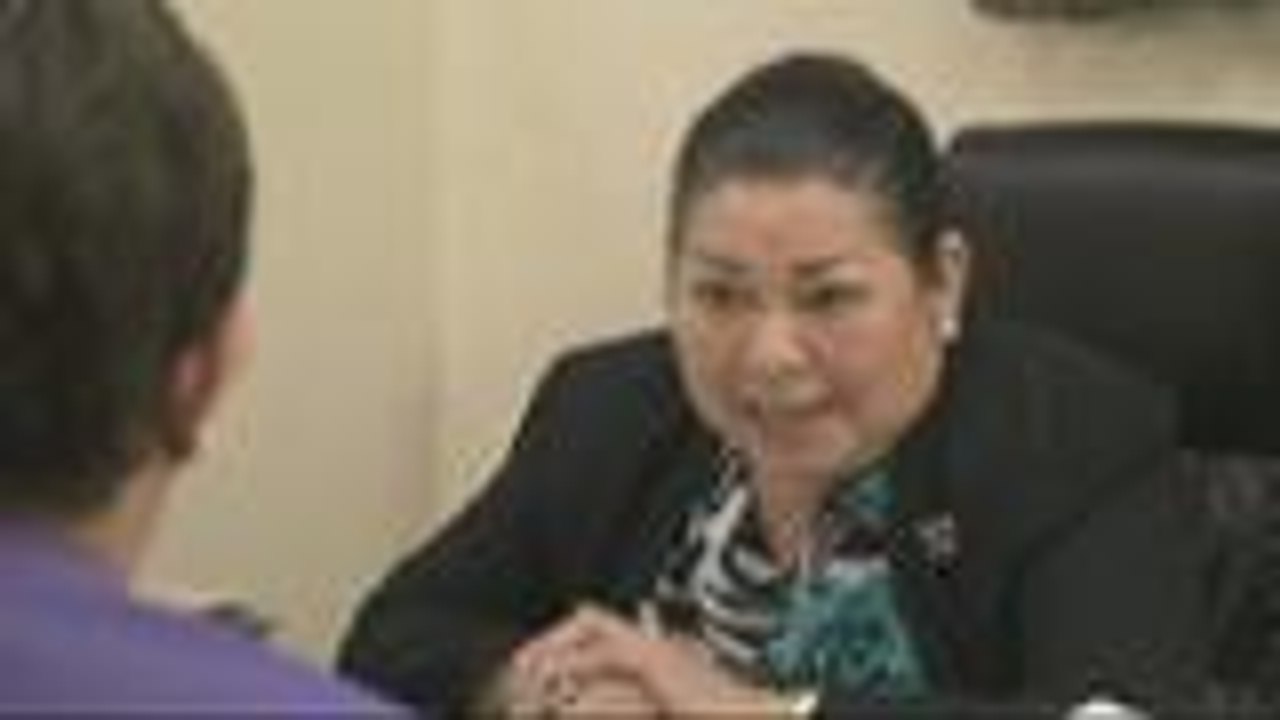 Kakayanin kaya ni Sophie i-budget ang kanyang 10,000 allowance?