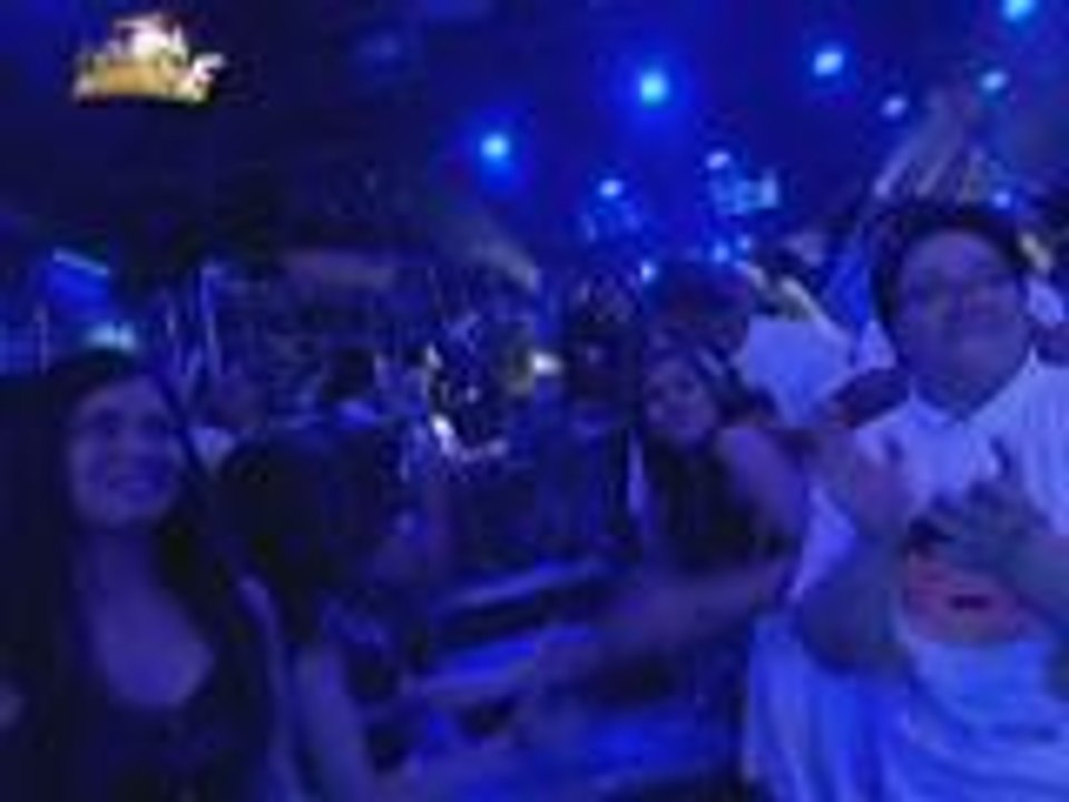 Angeline and Erik nakipagjamming with 4WillDrive band sa It's Showtime