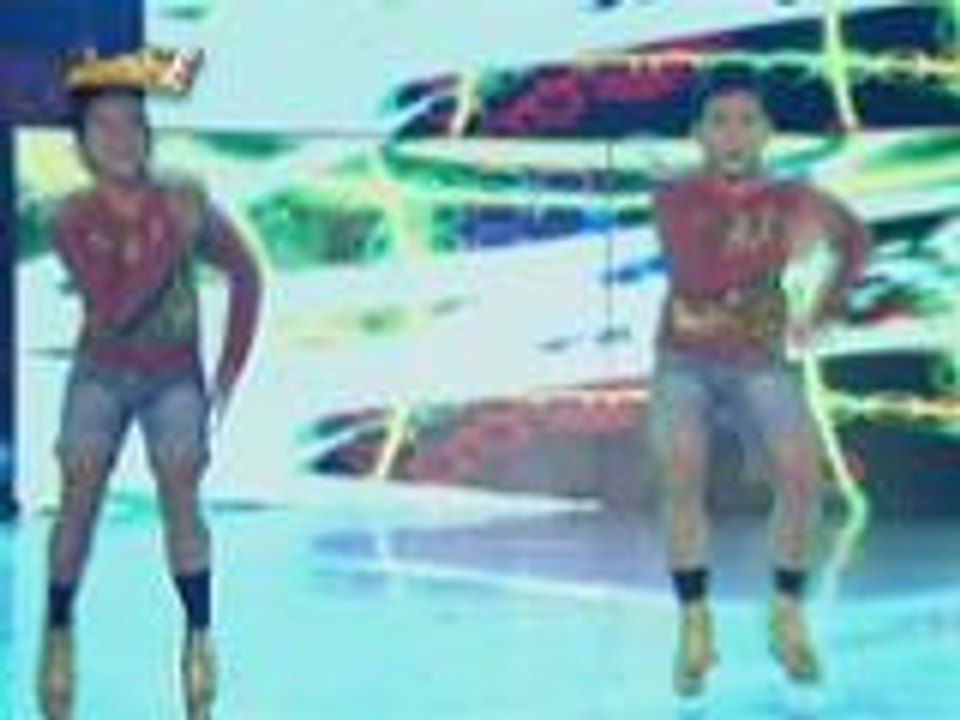 Makapigil hiningang buwis buhay performance of Junior New System sa It's Showtime