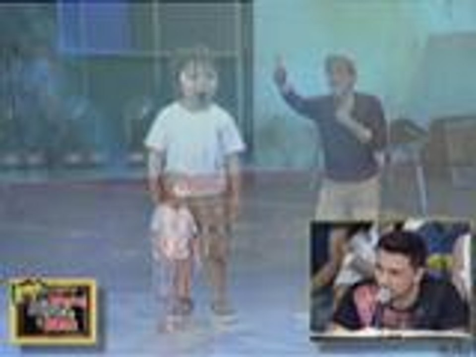 Vhong at Enzo nag laro ng imaginary sipa kasama ang madlang people