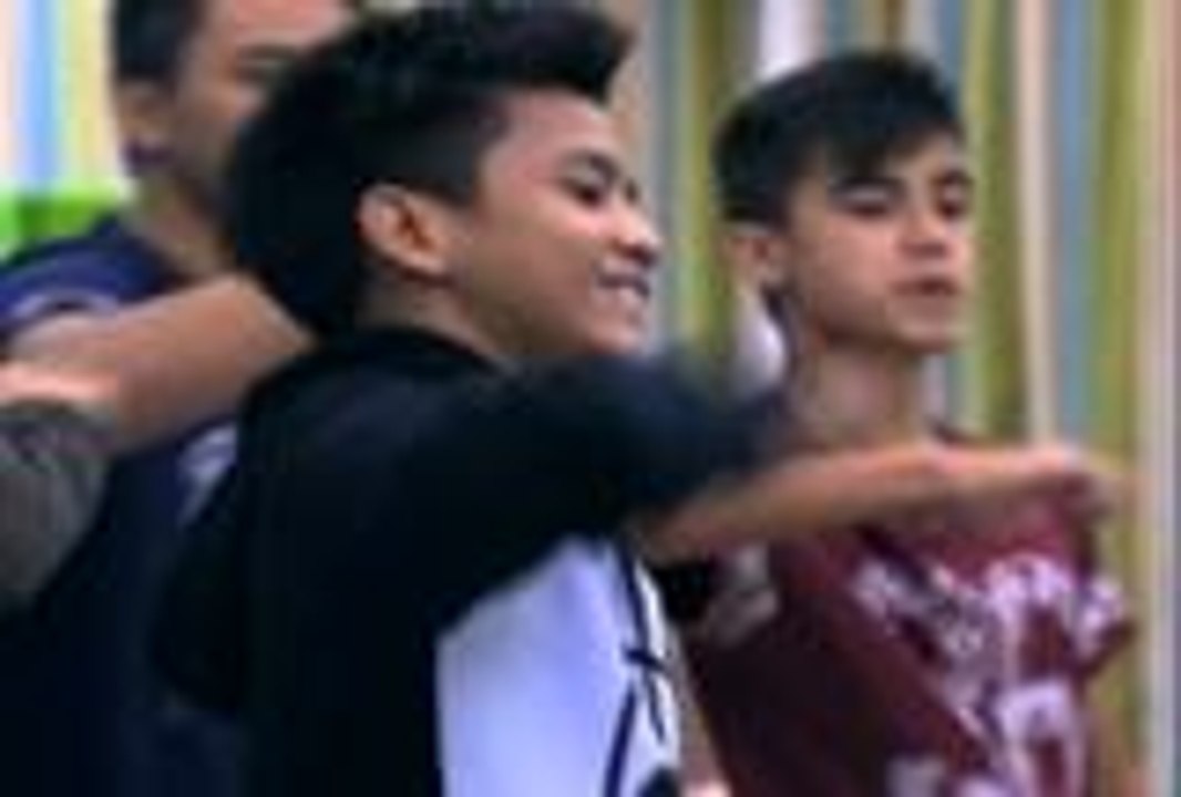 PPB 737 Uncut: Housemates sing "Pinoy Ako"