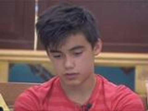 Bailey at Ylona, pinatira ni Kuya sa labas ng bahay