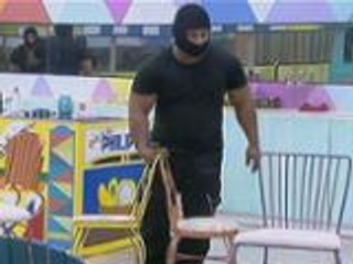 Kuya, kinuha ang mga gamit sa bahay