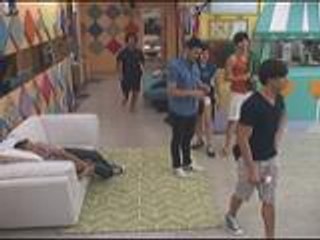 Charlhone, tuluyan nang pinagupitan ni Kuya