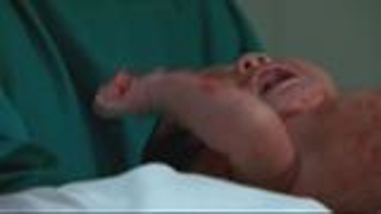 Laura, isinilang na ang kanyang kambal na anak na si Kara at Sara