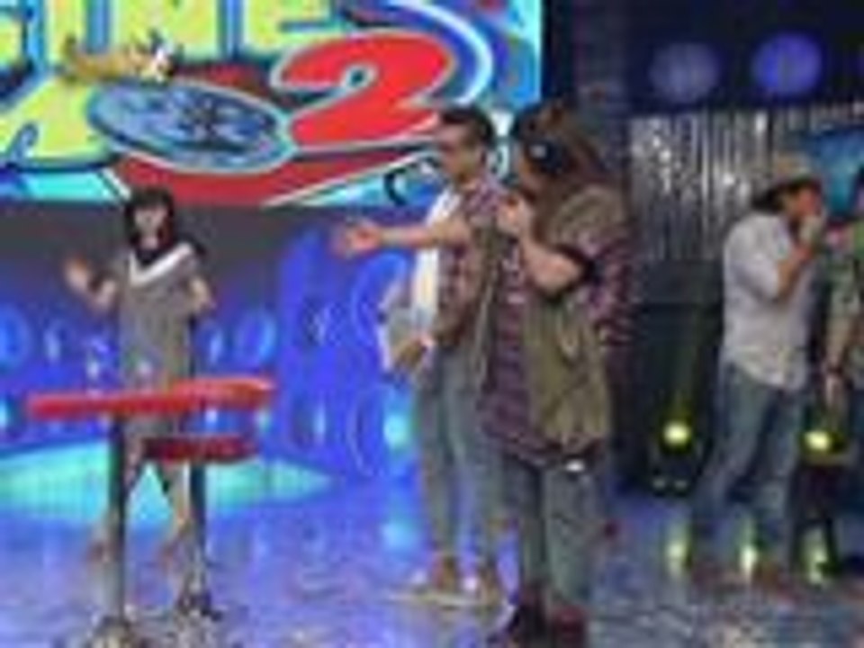 Anne tinapunan ng tubig si Ryan sa Sine Mo To