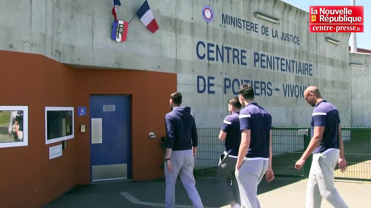 VIDEO. Vivonne : les basketteurs du PB 86 à la rencontre des détenus du centre pénitentiaire de Vivonne