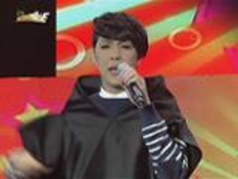 Vice Ganda, naging emotional nang nakitang umiyak ang nanay ni Topher