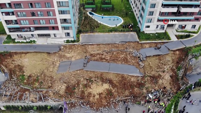Başakşehir'de çöken istinat duvarı havadan görüntülendi