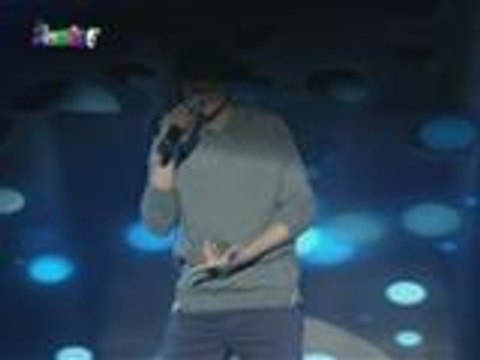 Total performer Darren Espanto ibinirit ang kantang Flashlight sa It's Showtime