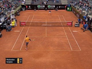 لقطة: تنس: كيريوس يشعل مدرجات روما ويتخطّى ميدفيديف