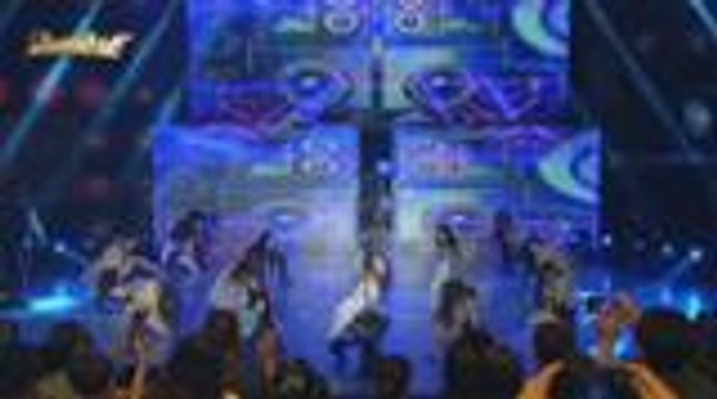 Sizzling hot performance of Arci Munoz and Zeus Collins