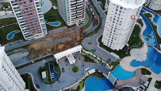 Başakşehir'de çöken istinat duvarı havadan görüntülendi