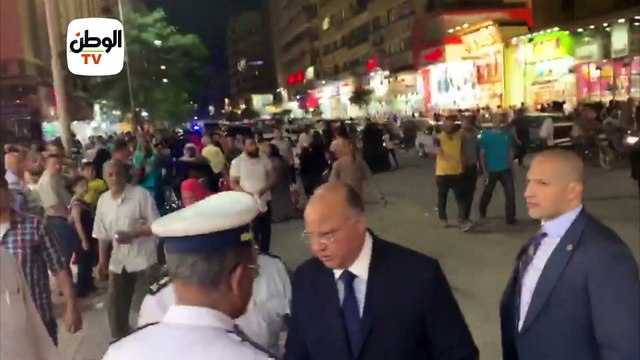 محافظ القاهرة يقود حملة لإزالة إشغالات الباعة بوسط البلد