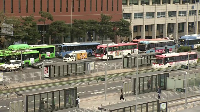 서울·경기 버스 정상운행...평소 같은 출근길 / YTN