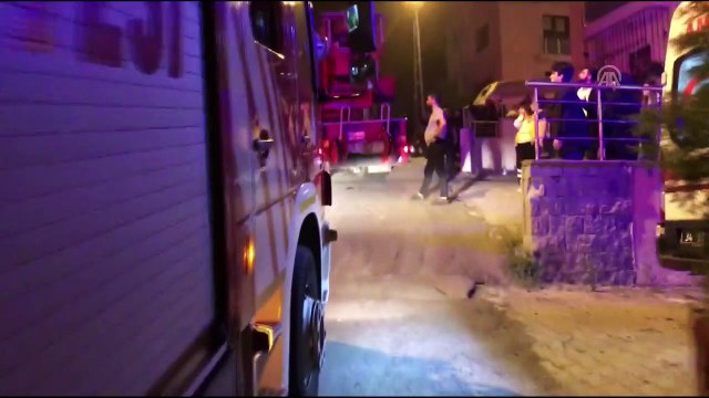 Kartal’da apartmanın giriş katında yangın - İSTANBUL