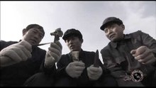 震惊！村民田中发现数块白骨疯狂抢挖是龙骨吗？还是隐藏了更多的秘密？（发现中国导视）