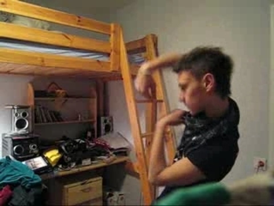 Tck gamer tecktonik début aprentissage électro dance !