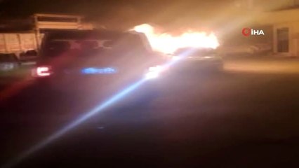 Park Halindeki Otomobil Alev Alev Yandı