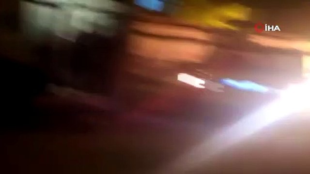 Park halindeki otomobil alev alev yandı