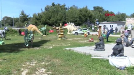 Antalya Sözlü Onayla Yaptıkları 500 Bin TL'lik Heykeller Ellerinde Kaldı