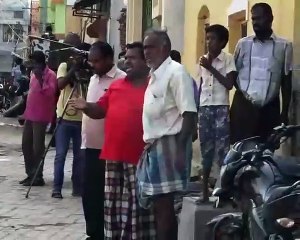 மீனாட்சி அம்மன் கோவில் கார் பார்க்கிங் பள்ளத்தில் தவறி விழுந்த சிறுமி-வீடியோ