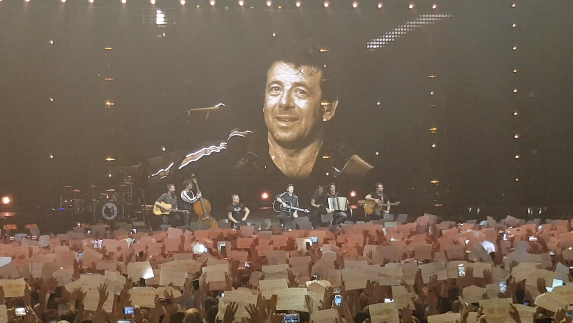 Le Public Belge A Souhaite Bon Anniversaire A Patrick Bruel Video Dailymotion