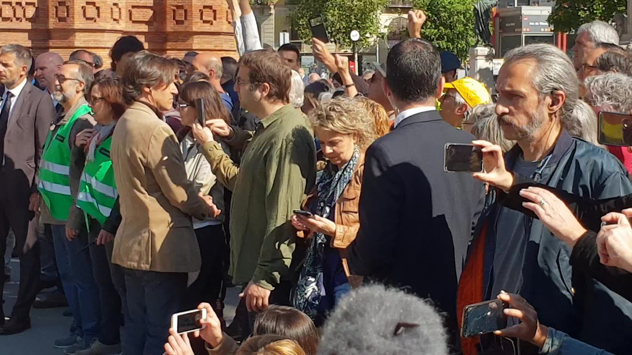 Torra acude a declarar acompañado de diputados y consellers