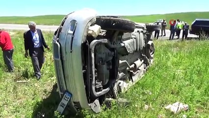 Lastiği patlayan araç tarlaya uçtu: 2’si ağır 4 yaralı