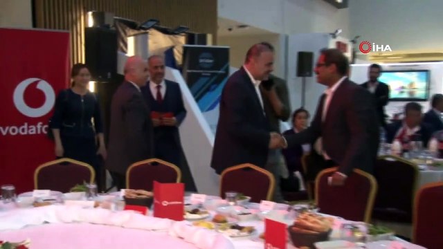 Ulaştırma ve Altyapı Bakan Yardımcısı Ömer Fatih Sayan öğrencilerle iftarda buluştu