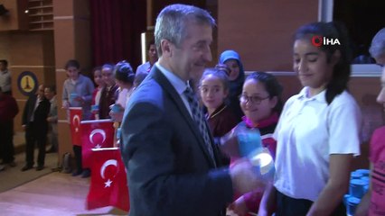 Başarılı ilkokul öğrencilerine kol saati hediyesi