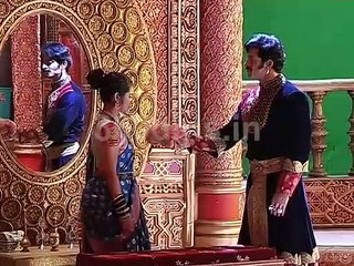 Jhansi Ki Rani | Watch Gangadhar's Special Gift to Manikarnika | झाँसी की रानी