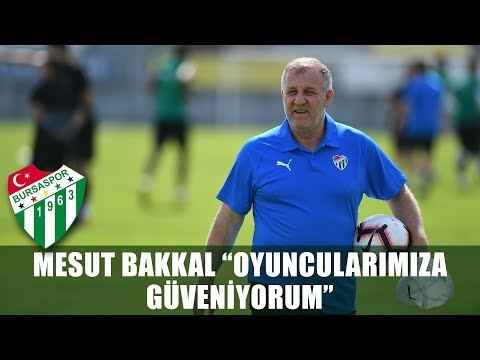Teknik Direktörümüz Mesut Bakkal Göztepe Maçı Öncesi Basın Toplantısı Düzenliyor