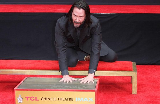 キアヌ・リーブス、チャイニーズシアターに手形が刻まれる