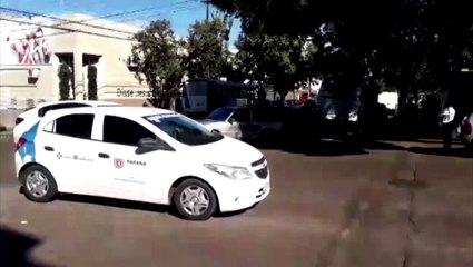 Carros se envolvem em acidente no Centro