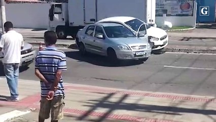 Morador de rua causa acidente na Rodovia do Sol