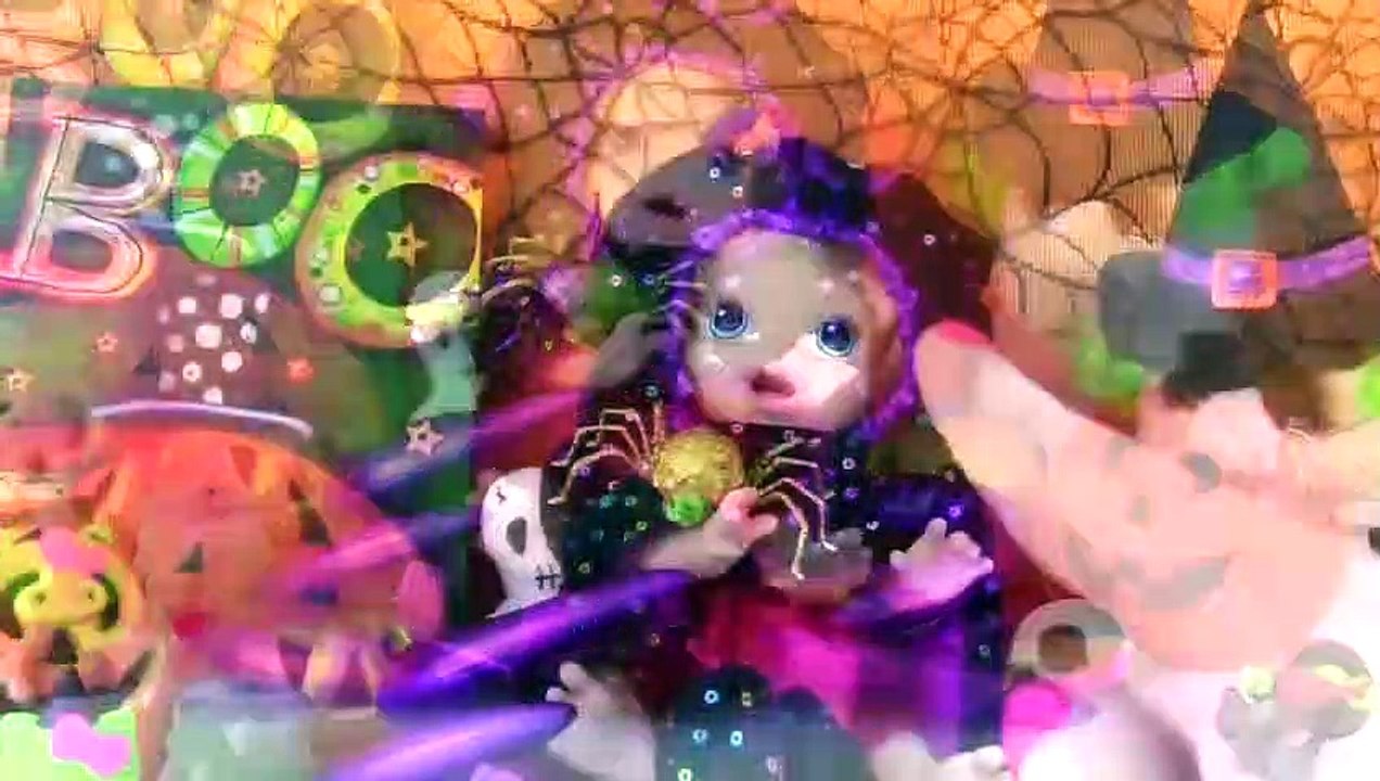 Alive Wears HALLOWEEN Costumes! Mummy, Banana, Skunk, Witch!