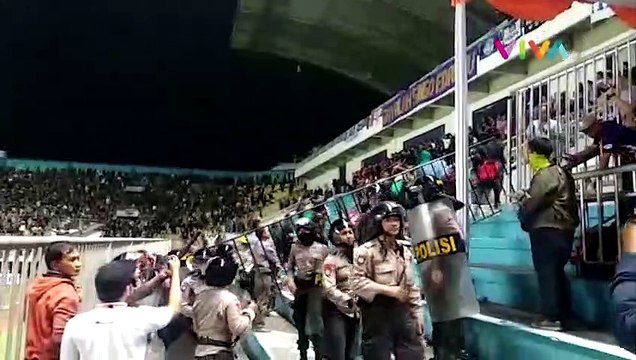 Mencekam! Detik-detik Rusuh Suporter PSS Sleman vs Arema