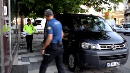 Minibüs ile Motosiklet Çarpıştı: 1 Yaralı