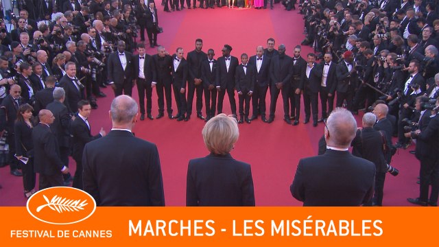 LES MISERABLES - Les Marches - Cannes 2019 - VF