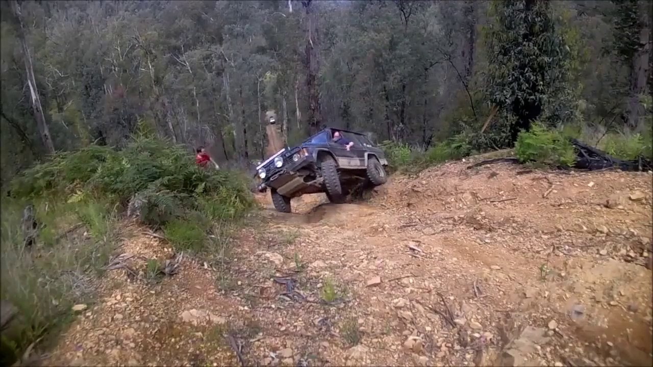 Une montée en 4X4 très risquée qui va tourner court...